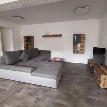 רמשייד Moderne Wohnung Mit Terrasse Und Eigenem Zugang. מראה חיצוני תמונה